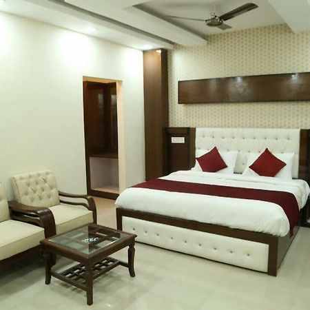 Hotel Eurasia Zirakpur Εξωτερικό φωτογραφία
