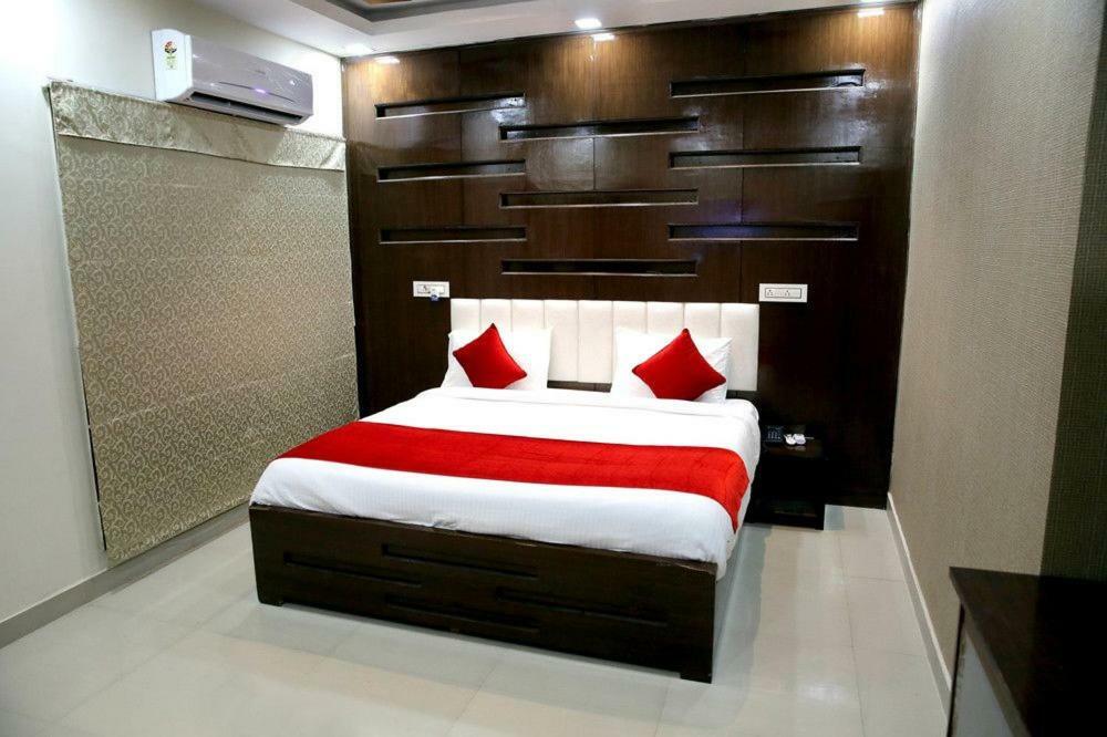 Hotel Eurasia Zirakpur Εξωτερικό φωτογραφία